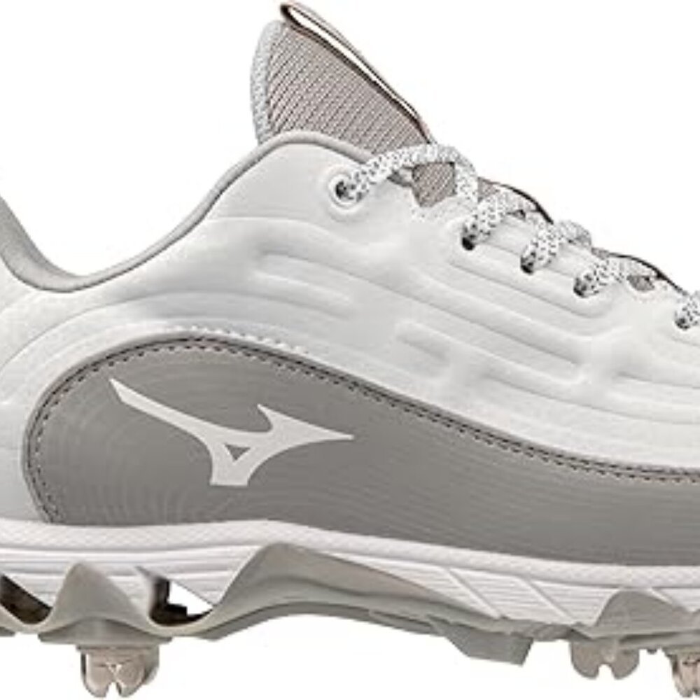 Women's Softball Sneakers Cleats - Size 8 - BRAND NEW IN BOX - NEVER WORN